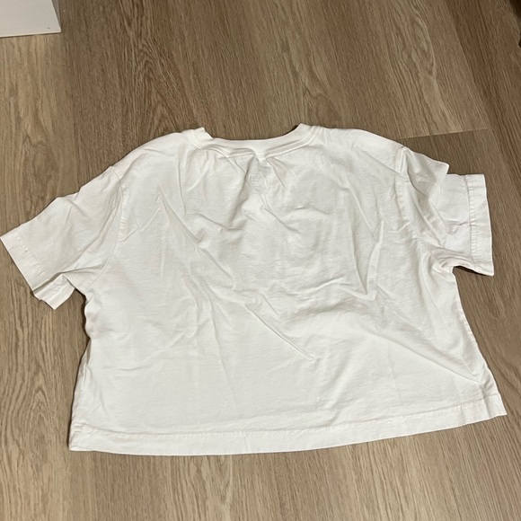 Nike - Women's Sportswear Essential Cropped T-Shirt - Picture 3 of 5